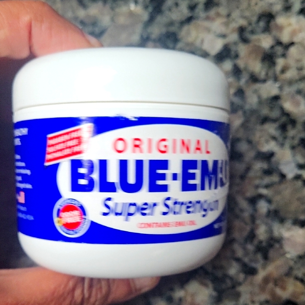 Blue-Emu Super Strength Cream 4 oz new sealed exp 04/27 contains emu oil